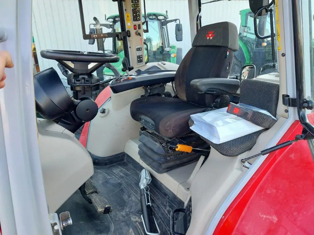 Image MASSEY FERGUSON TRACTEUR 7S 180