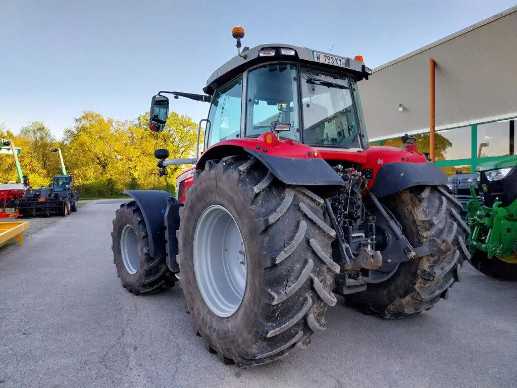 Image MASSEY FERGUSON TRACTEUR 7S 180