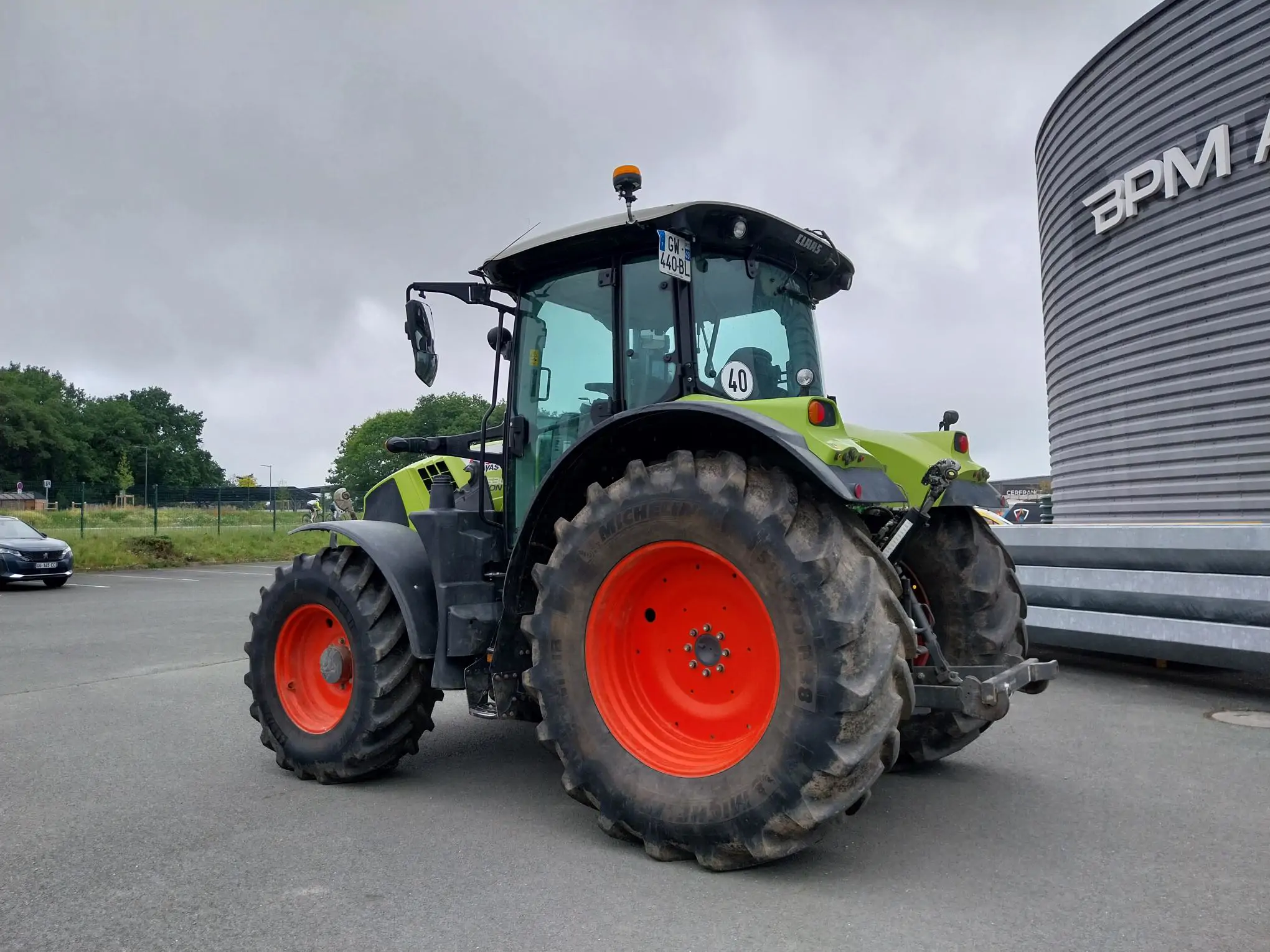 Image CLAAS TRACTEUR ARION 530
