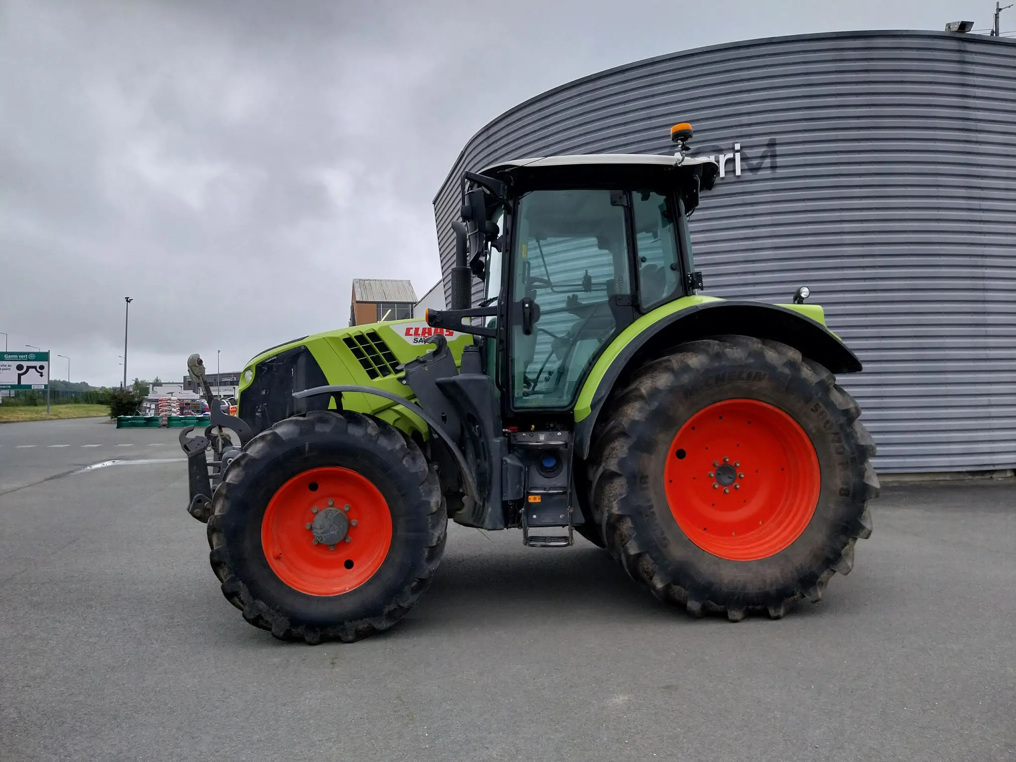 Image CLAAS TRACTEUR ARION 530