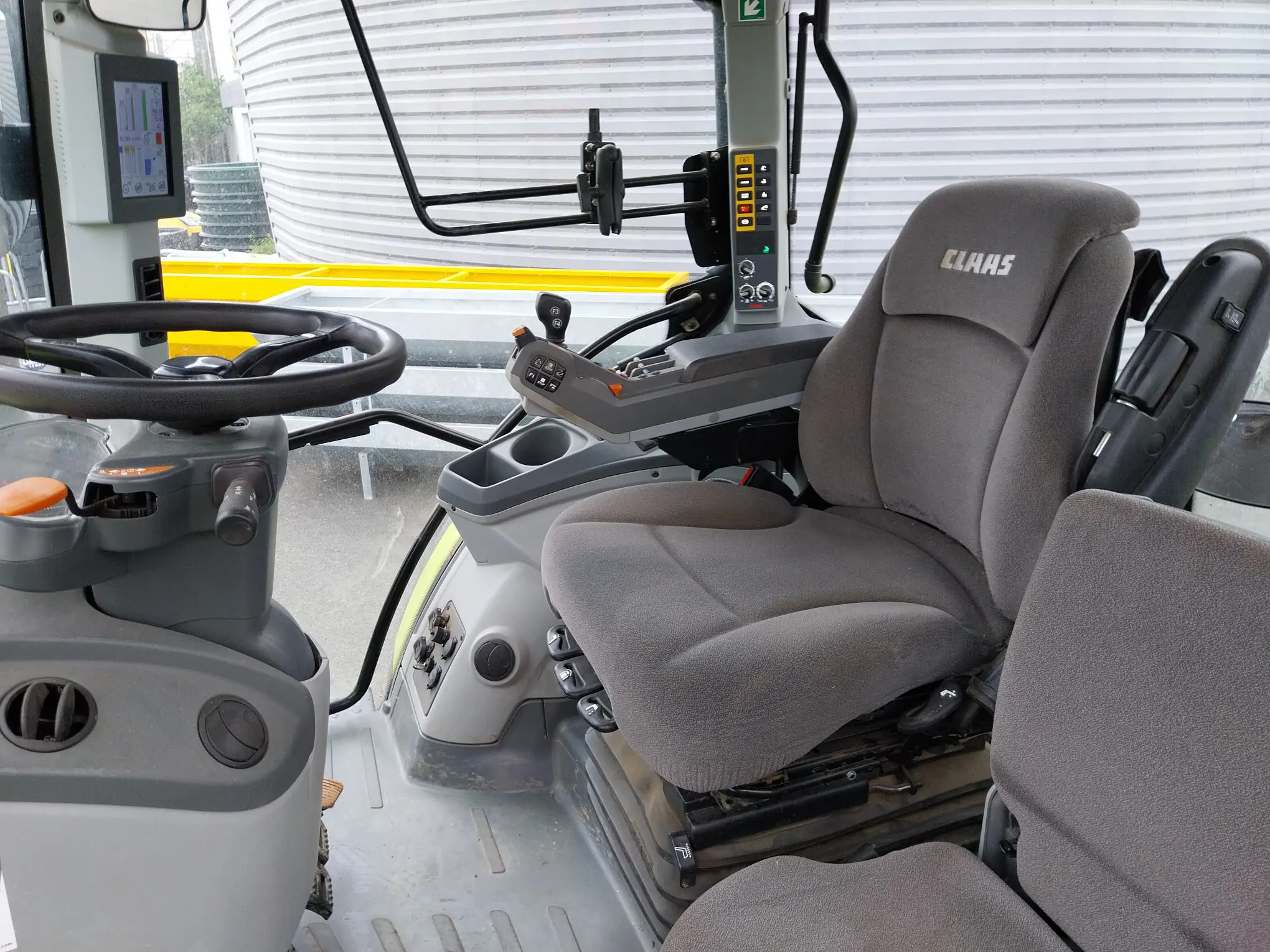 Image CLAAS TRACTEUR ARION 530