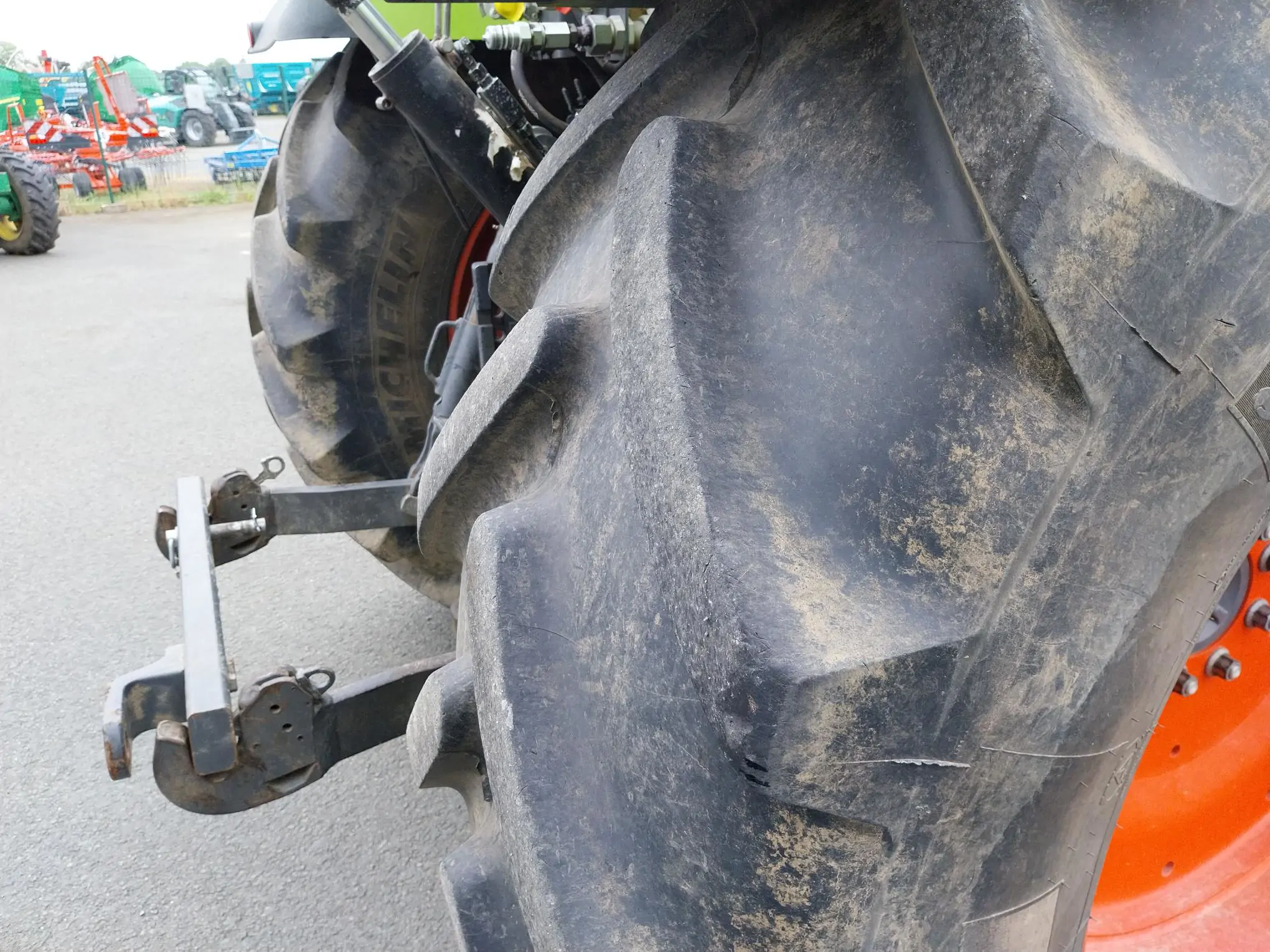 Image CLAAS TRACTEUR ARION 530