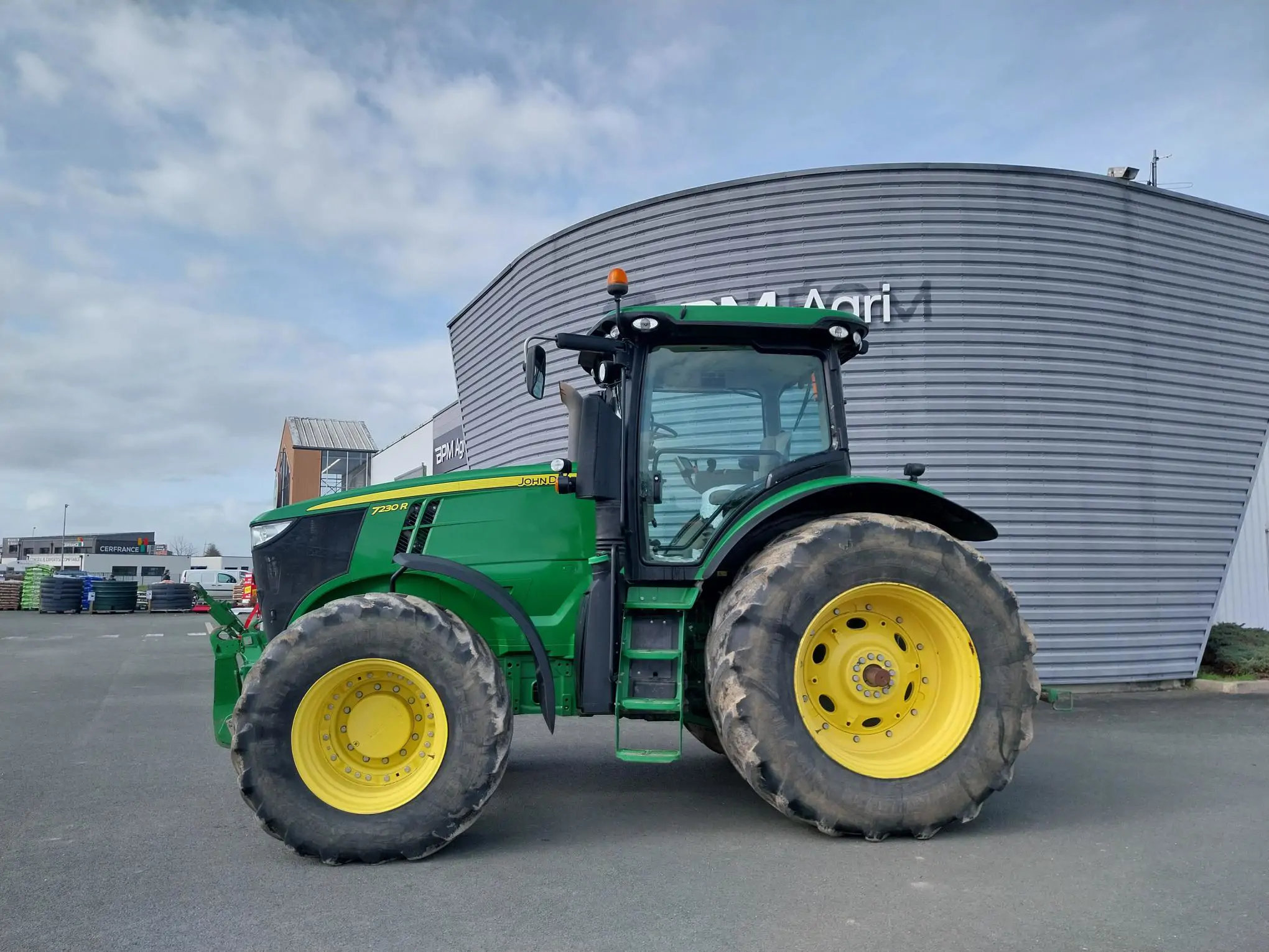 Image JOHN DEERE TRACTEUR JOHN DEERE 7230R