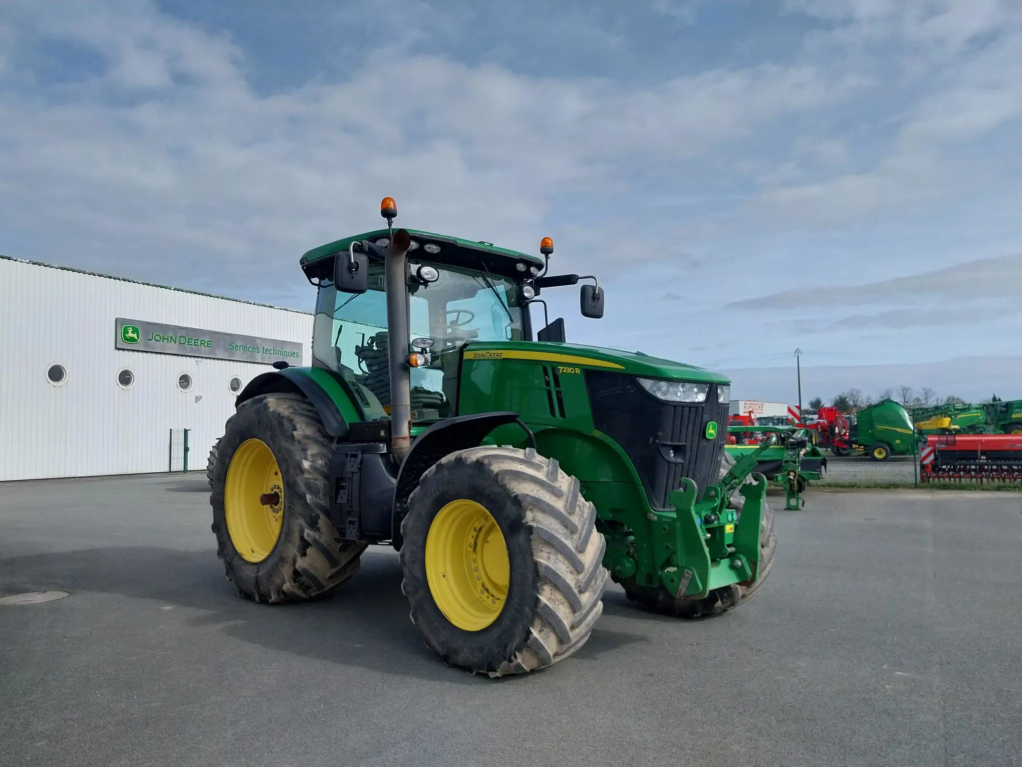 Image JOHN DEERE TRACTEUR JOHN DEERE 7230R