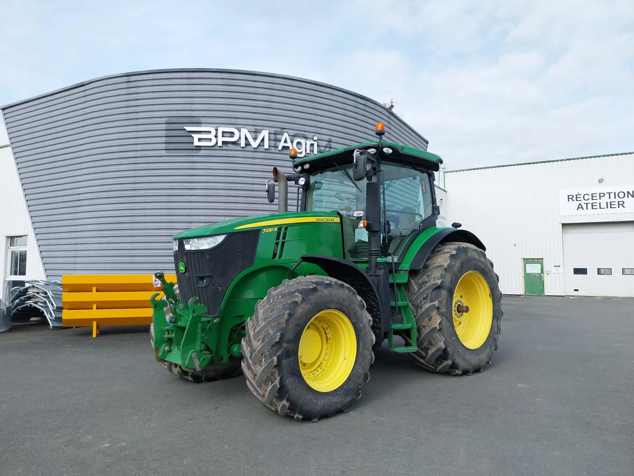 Image JOHN DEERE TRACTEUR JOHN DEERE 7230R