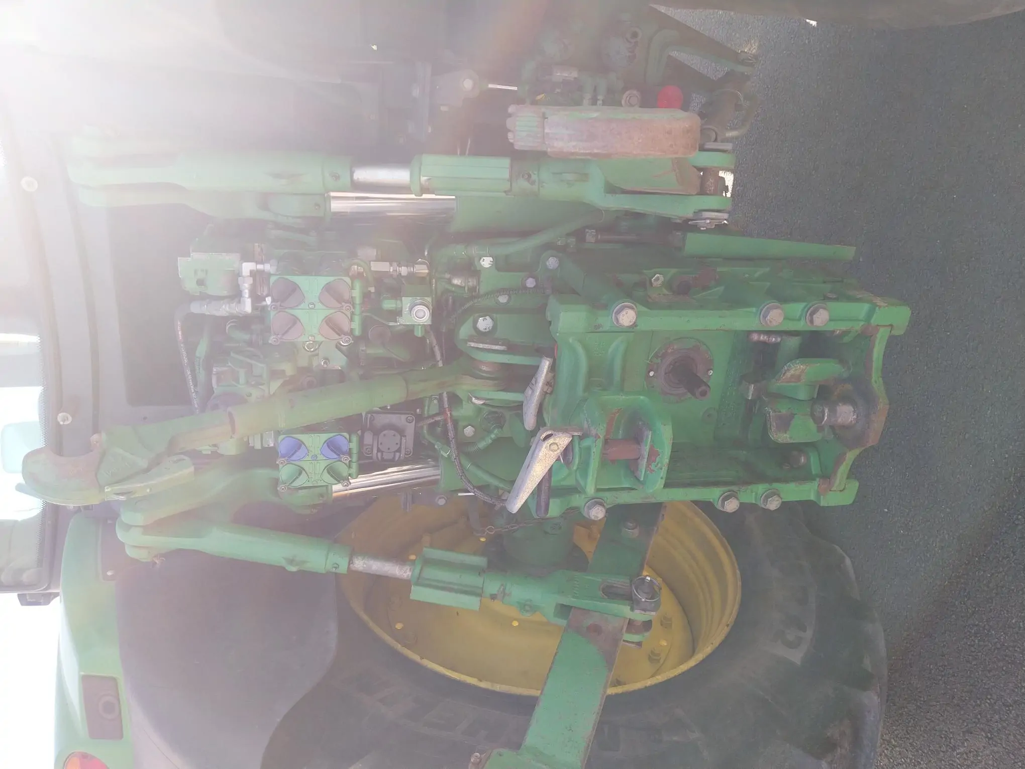 Image JOHN DEERE TRA 6150R PR+SUSP 650/65X42