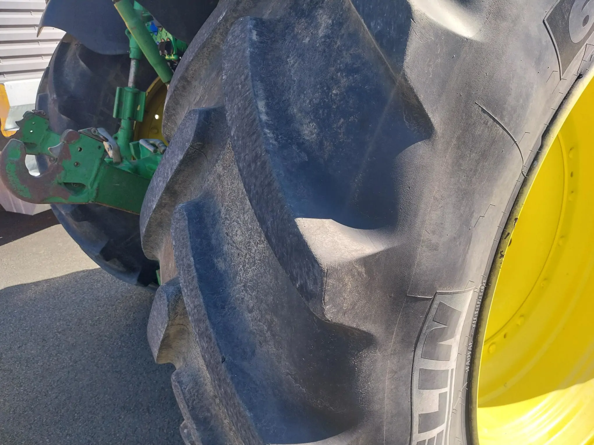 Image JOHN DEERE TRA 6150R PR+SUSP 650/65X42