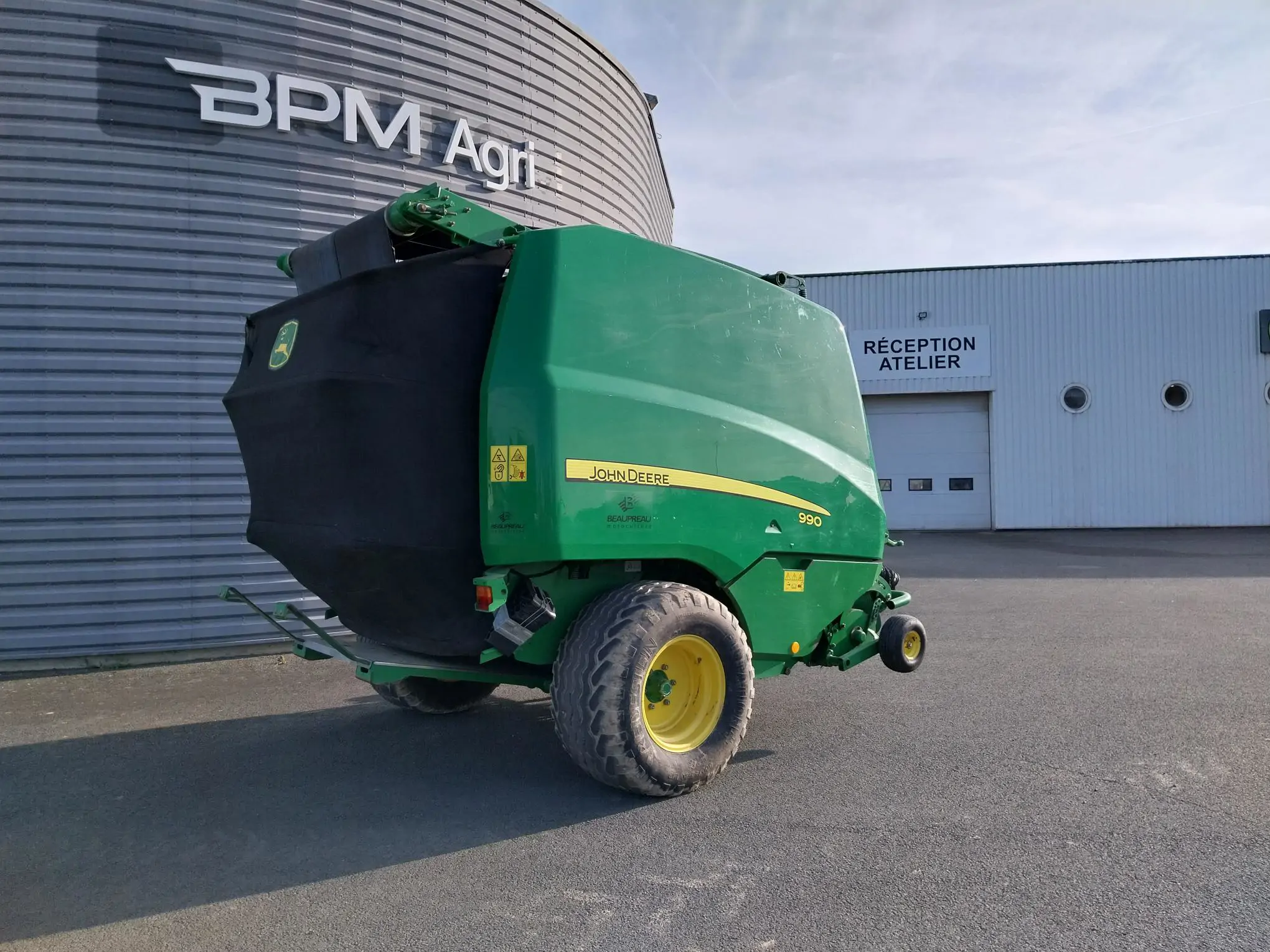 Image JOHN DEERE ROUND BALLER 990 HC