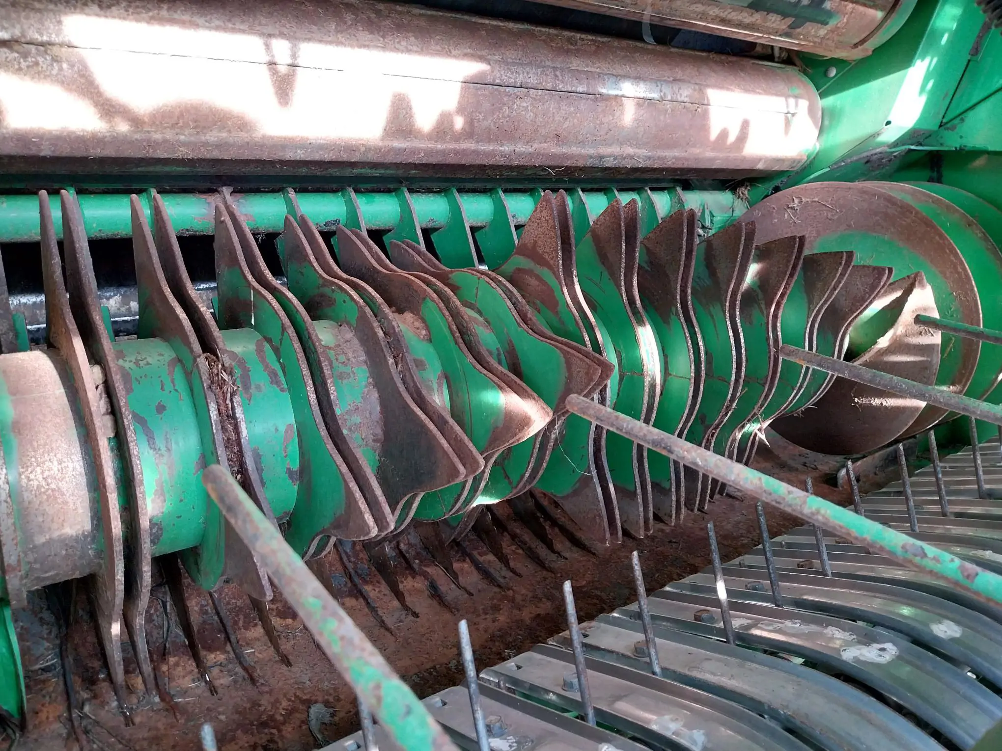 Image JOHN DEERE ROUND BALLER 990 HC