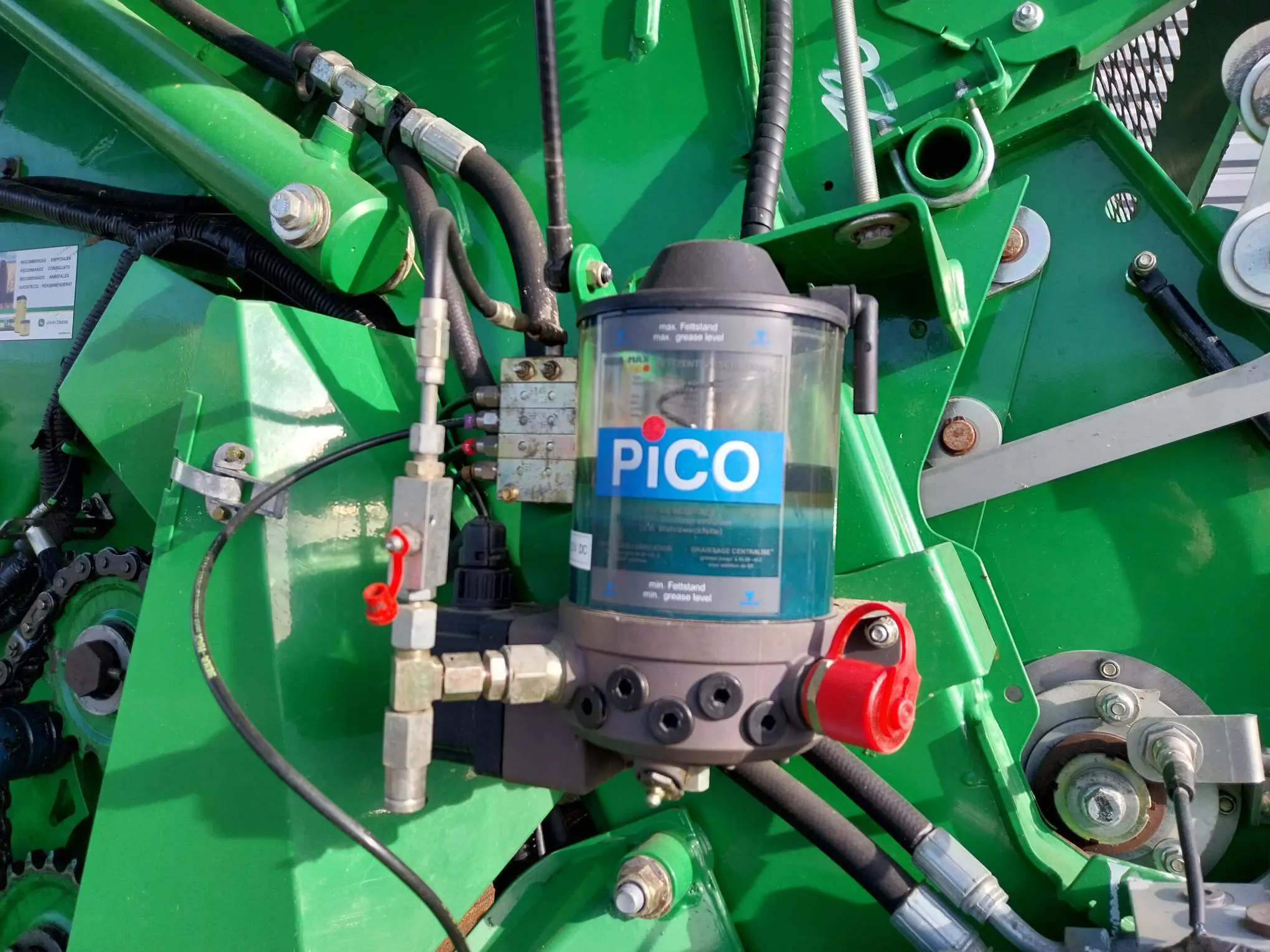 Image JOHN DEERE ROUND BALLER 990 HC