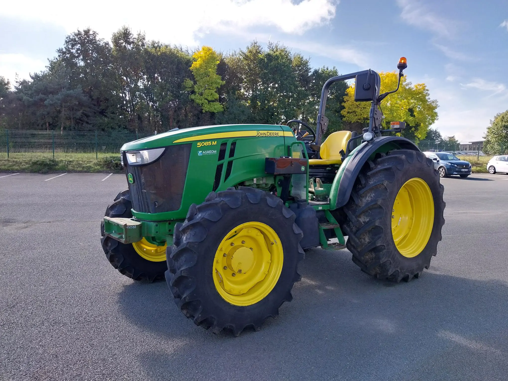 Image JOHN DEERE TRACTEUR JOHN DEERE 5085M CADR