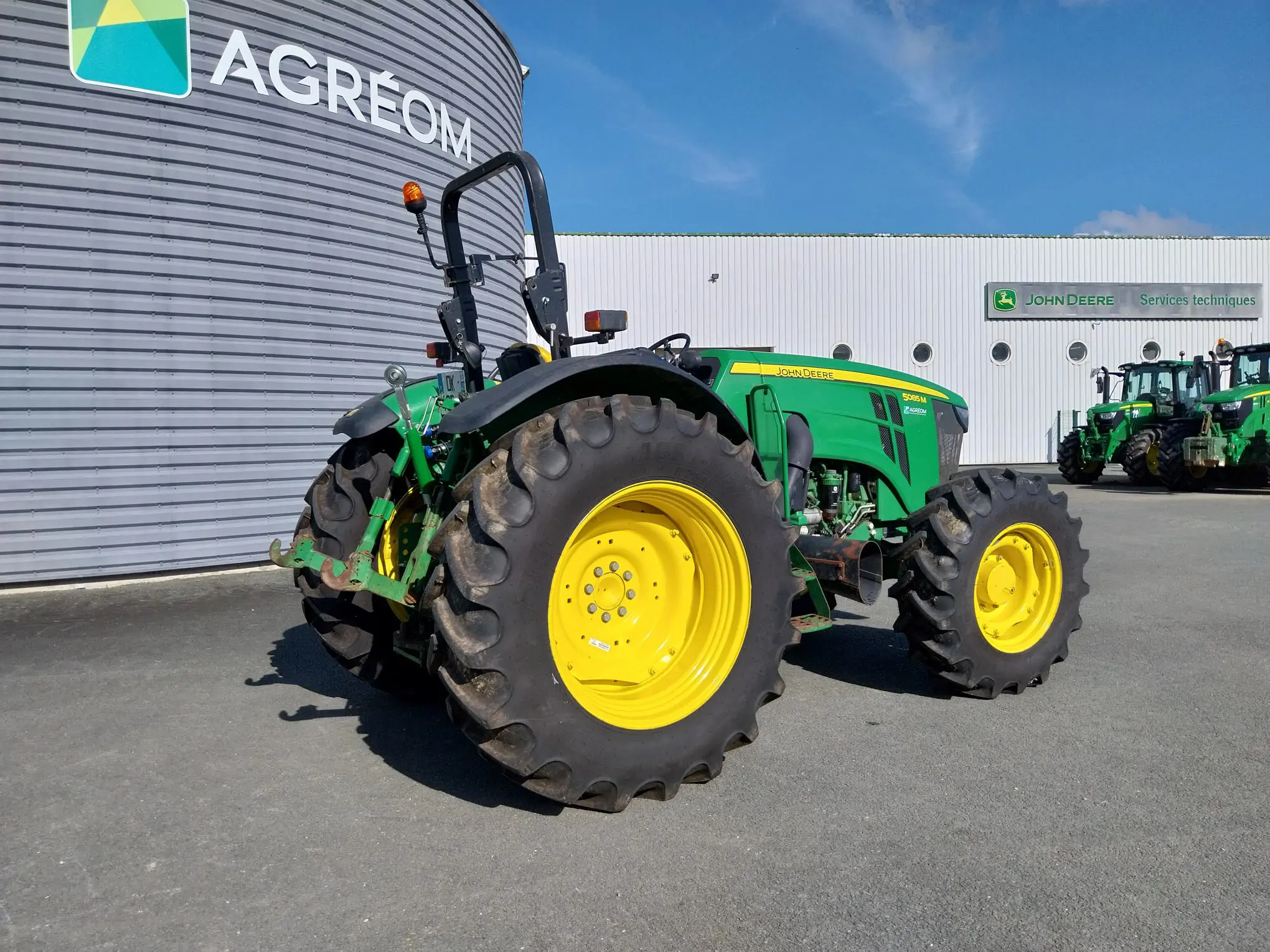 Image JOHN DEERE TRACTEUR JOHN DEERE 5085M CADR
