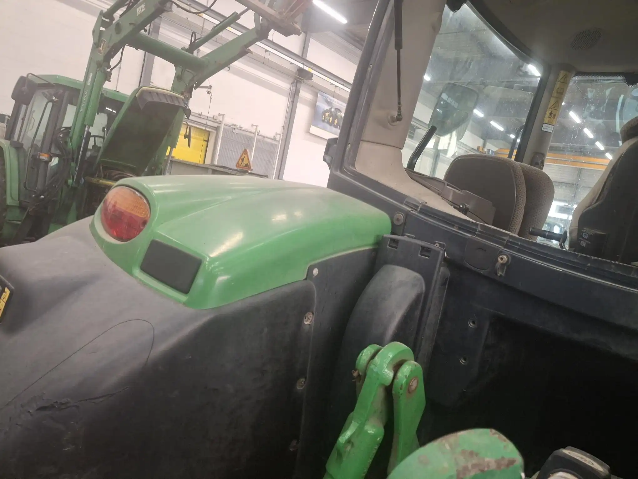 Image JOHN DEERE TRA JD 6115R PR+PACK 460/85X38
