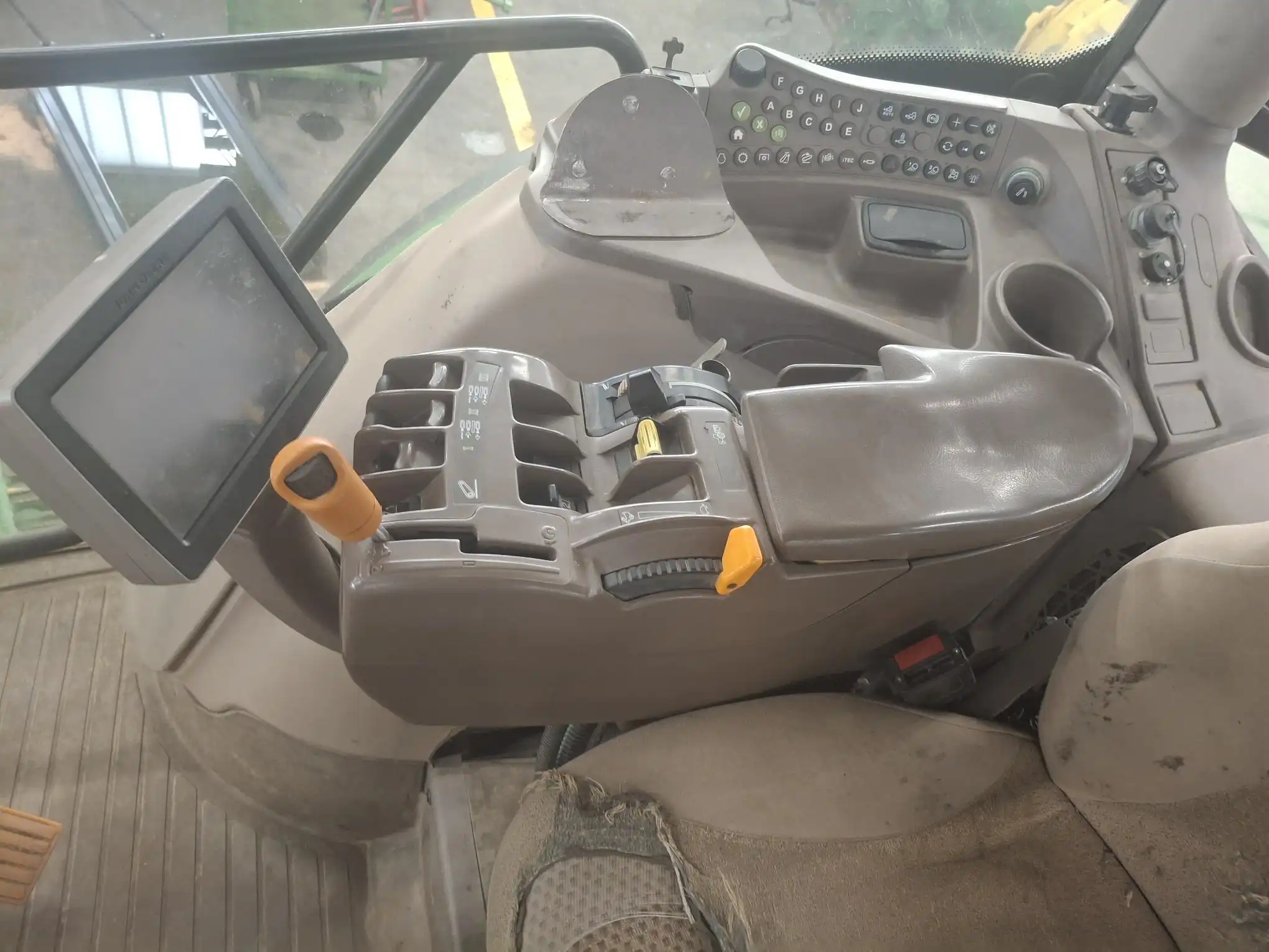 Image JOHN DEERE TRA JD 6115R PR+PACK 460/85X38