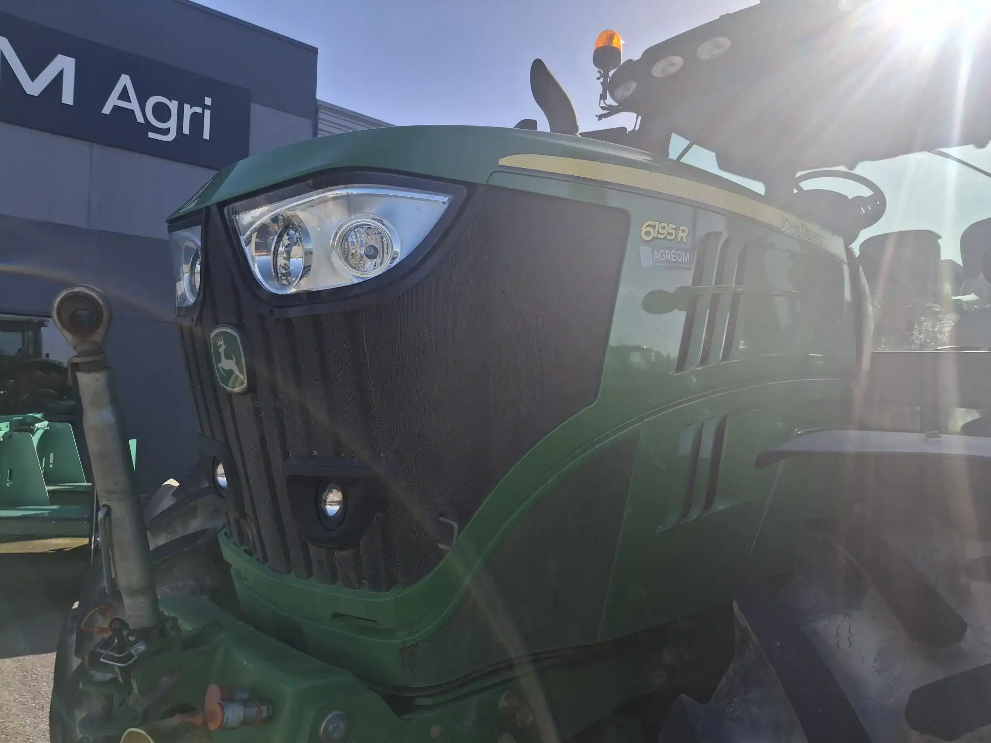Image JOHN DEERE TRACTEUR JOHN DEERE 6195R