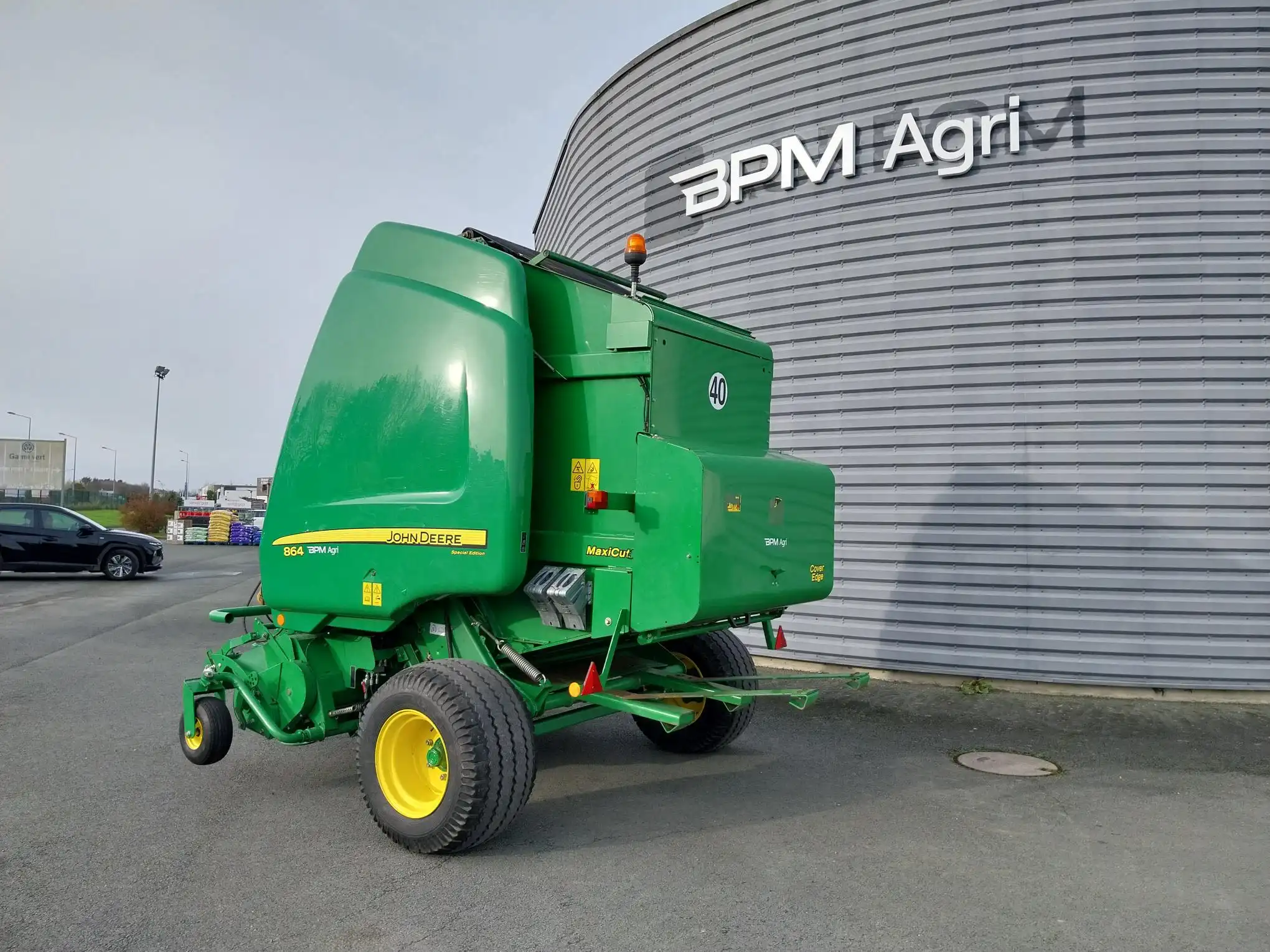 Image JOHN DEERE ROUND BALLER 864 BALETRACK PLU
