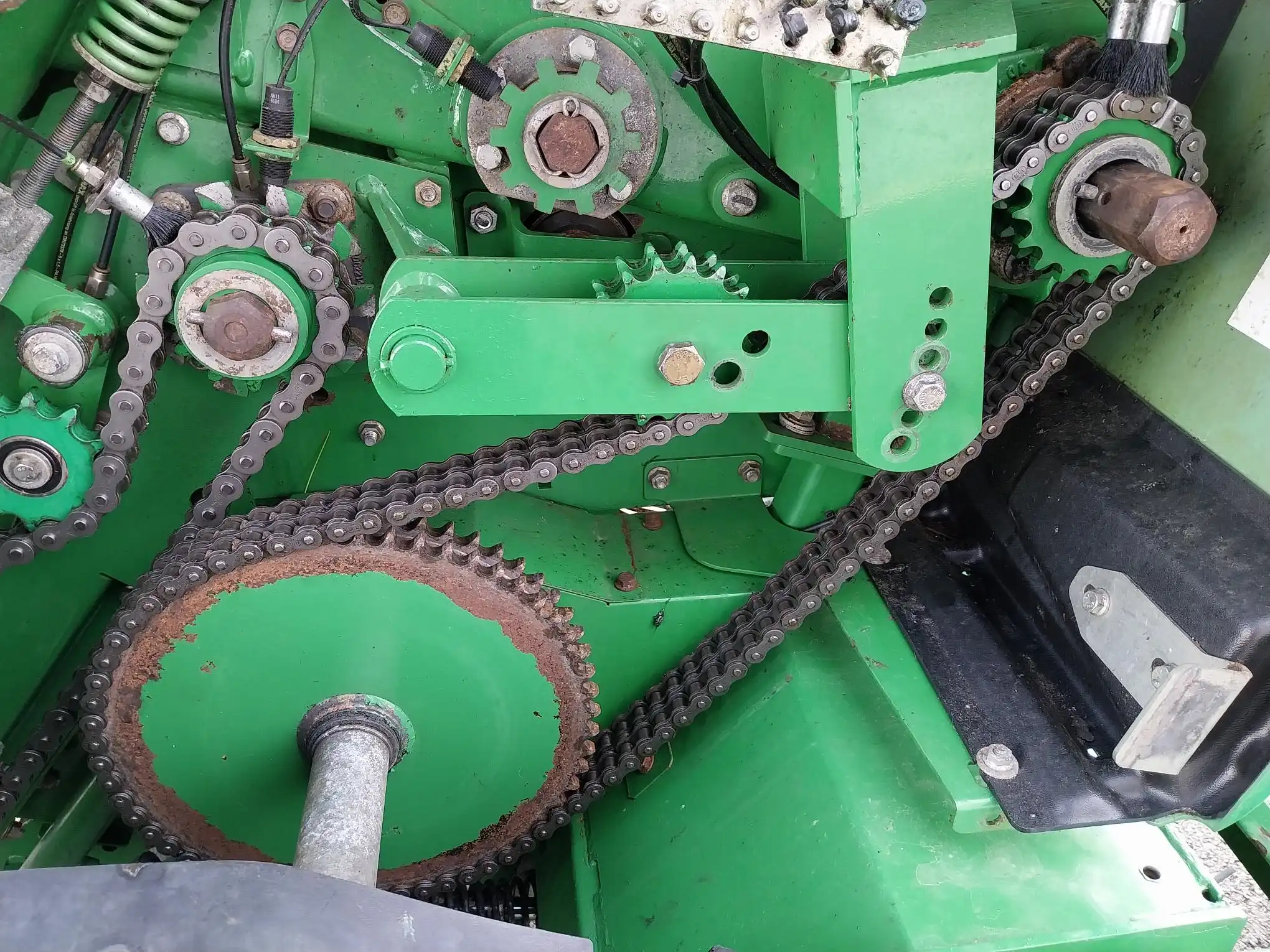 Image JOHN DEERE ROUND BALLER 864 BALETRACK PLU