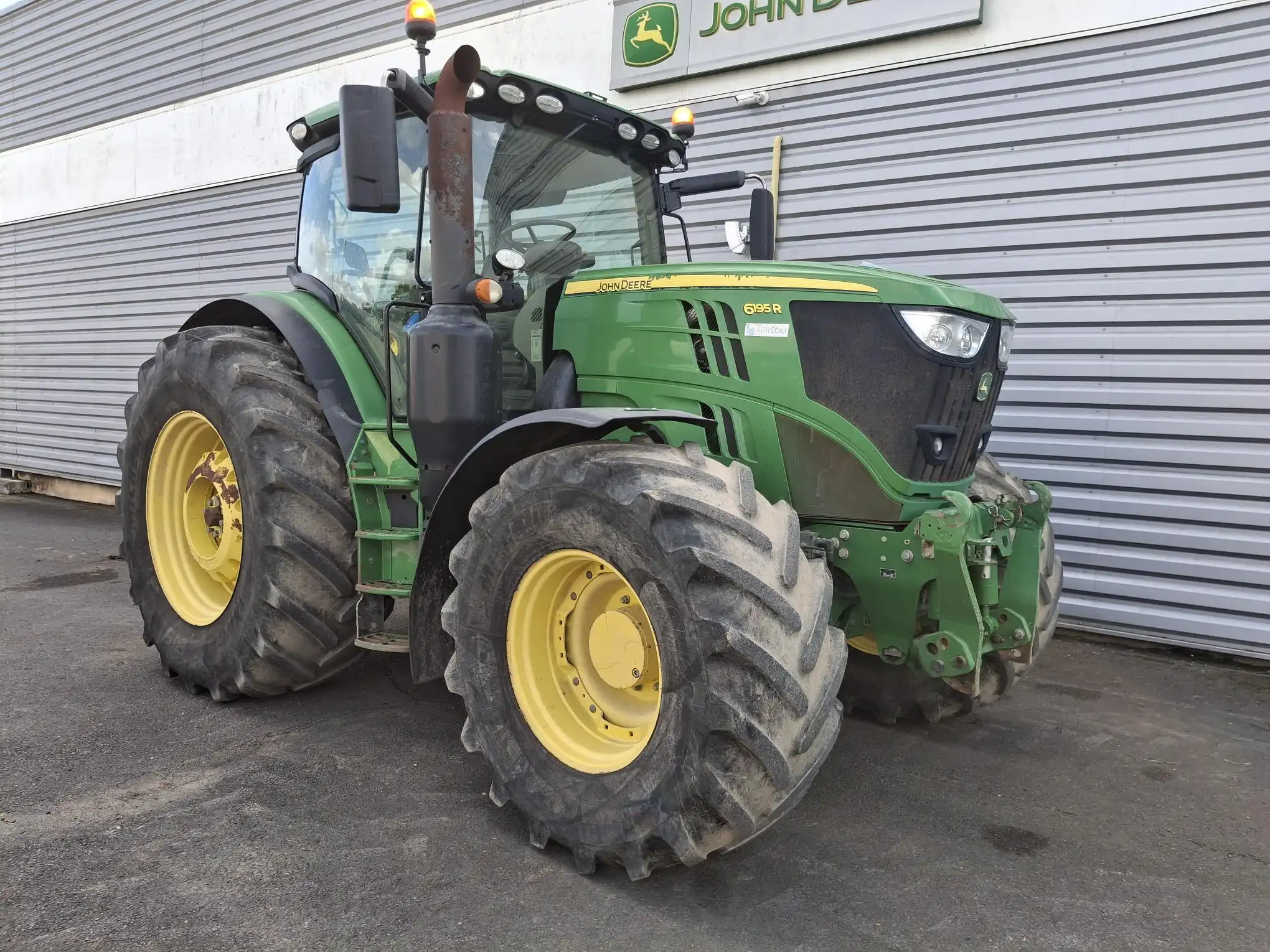 Photo JOHN DEERE 6195R FT4