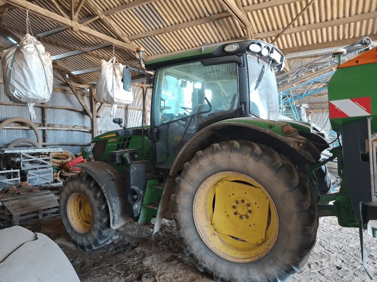 Image JOHN DEERE 6110R
