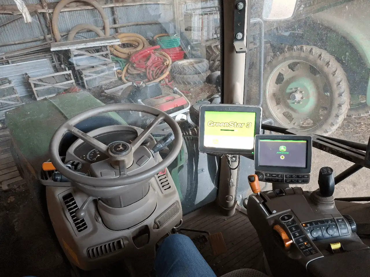 Image JOHN DEERE 6110R