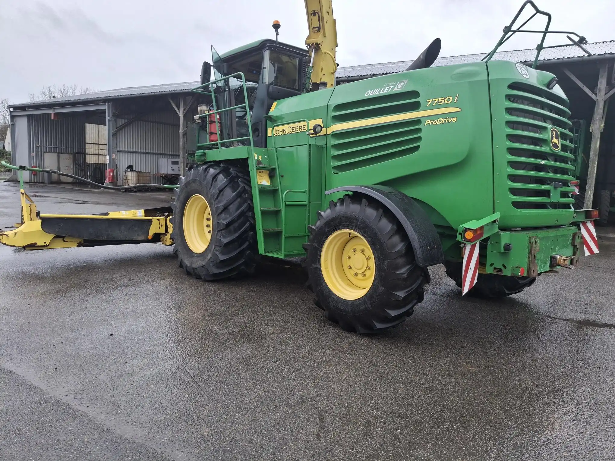 Image JOHN DEERE ENSILEUSE JOHN DEERE 7750