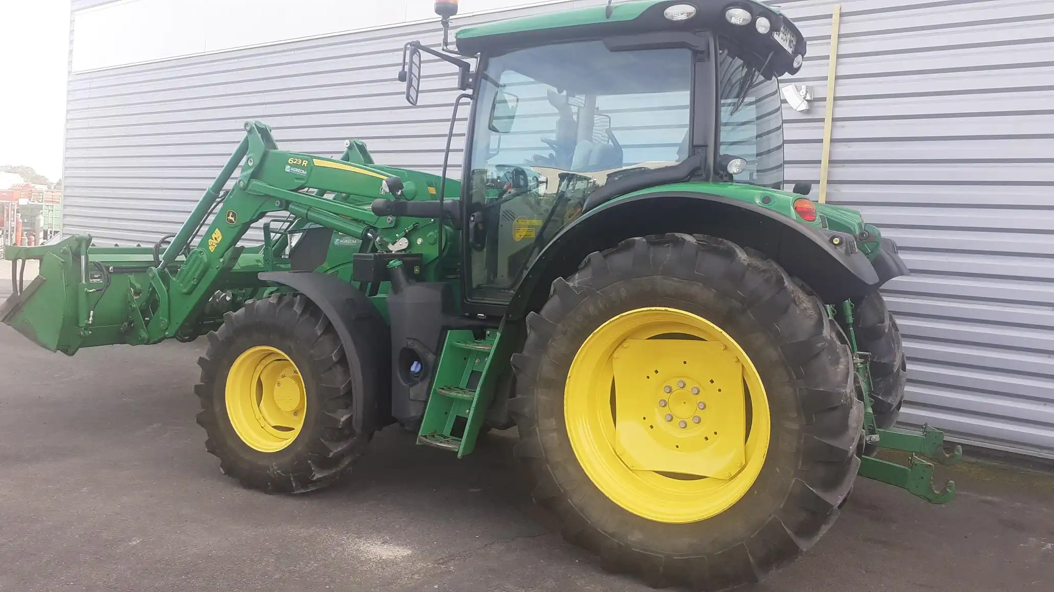 Image JOHN DEERE 6110R