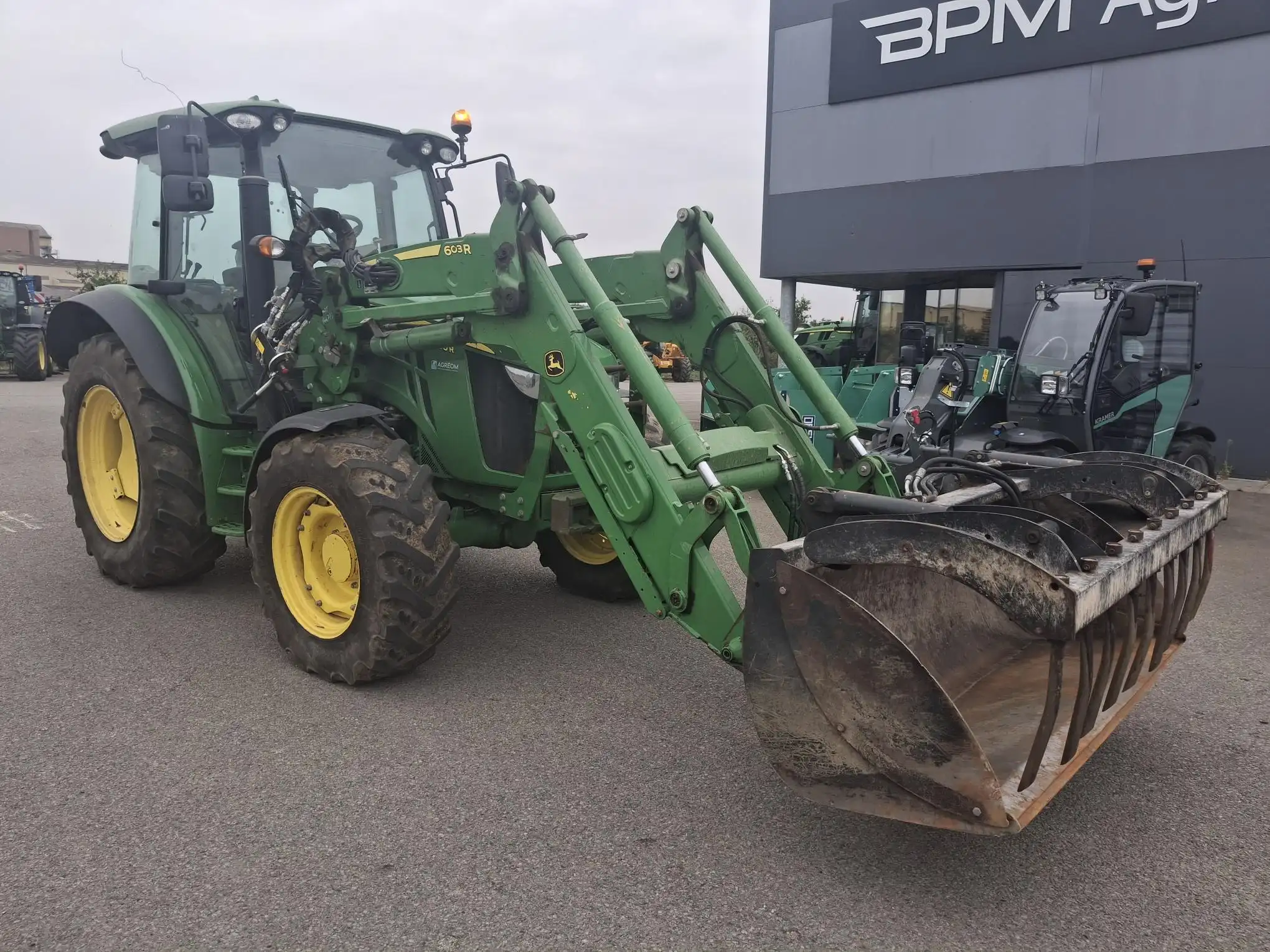 Photo JOHN DEERE 5100R MY17