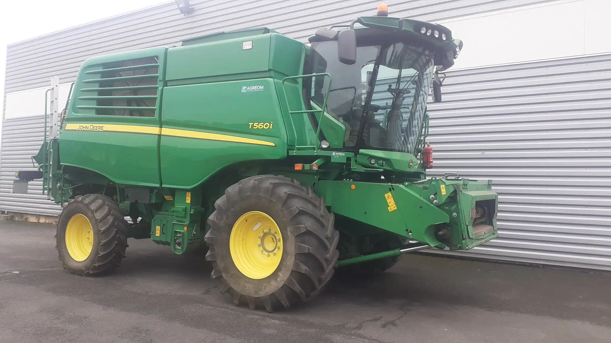 Photo JOHN DEERE T560