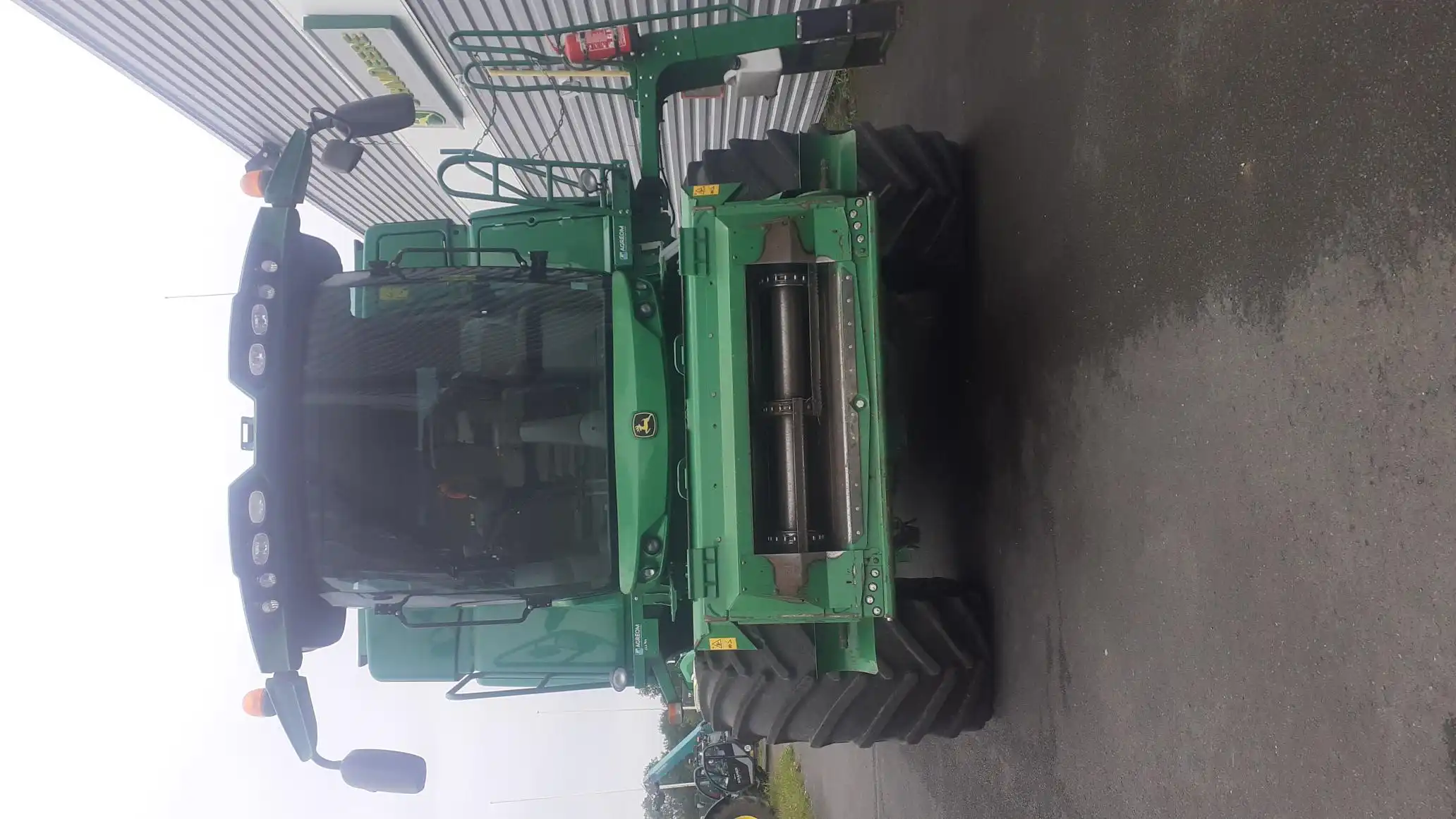 Image JOHN DEERE T560