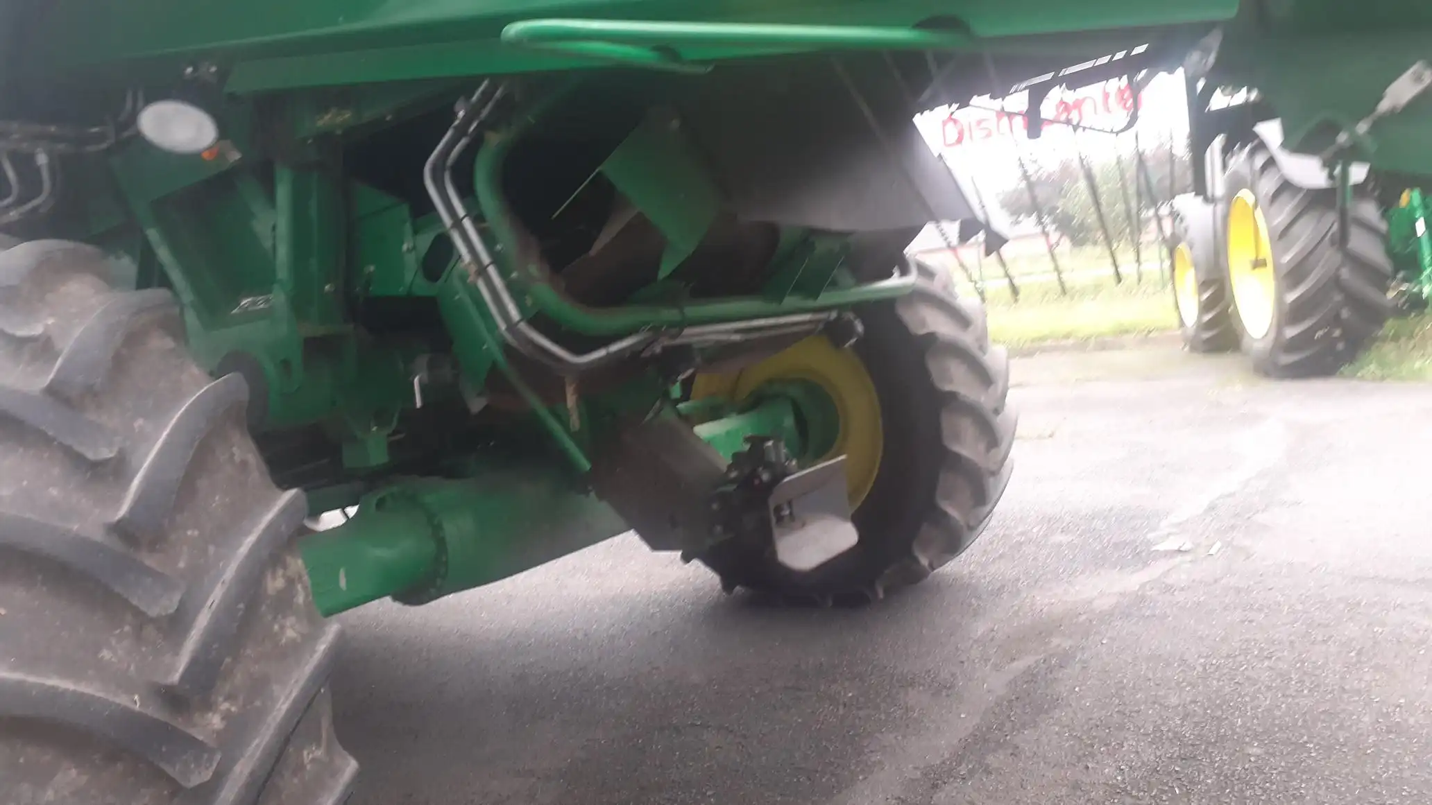 Image JOHN DEERE T560