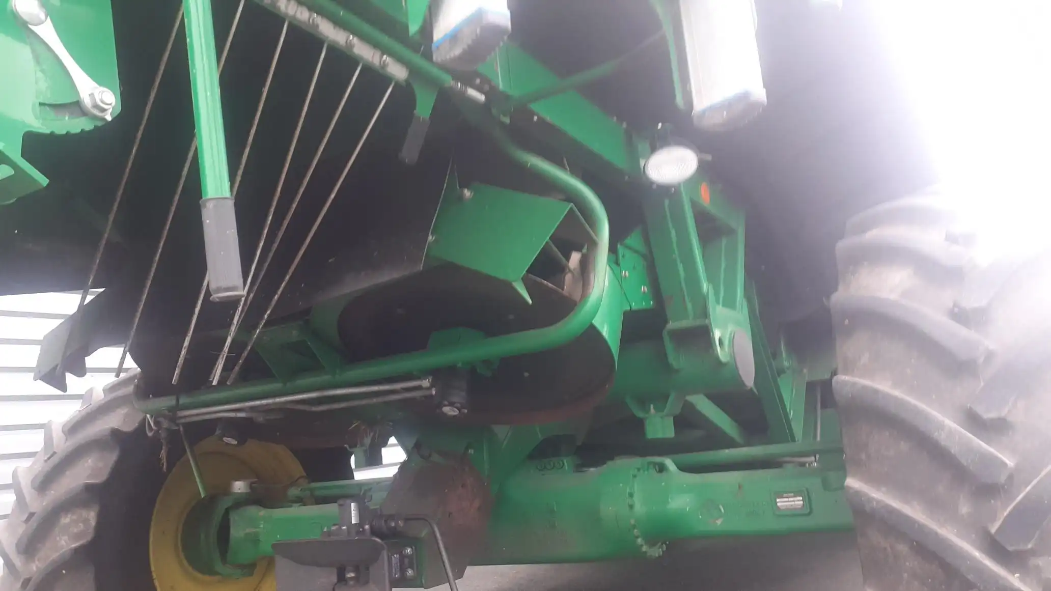 Image JOHN DEERE T560