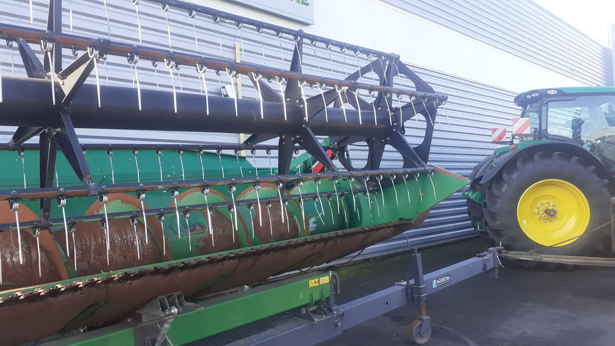Image JOHN DEERE T560