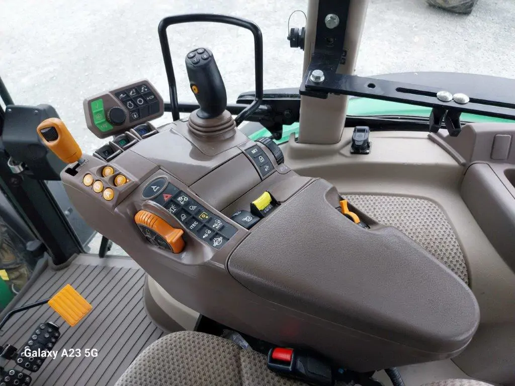 Image JOHN DEERE 5100R