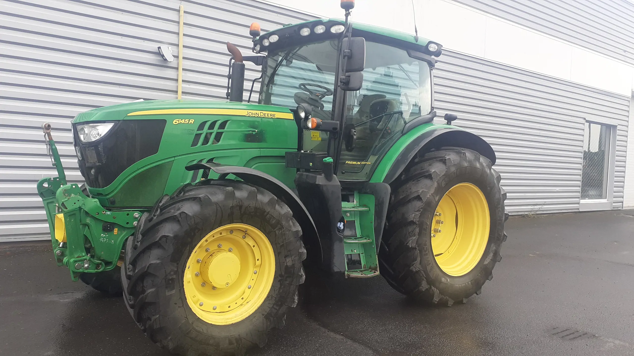 Photo JOHN DEERE 6145R