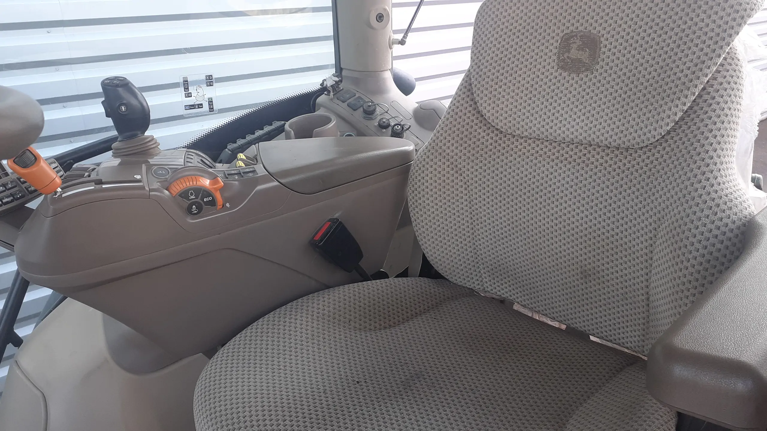 Image JOHN DEERE 6145R