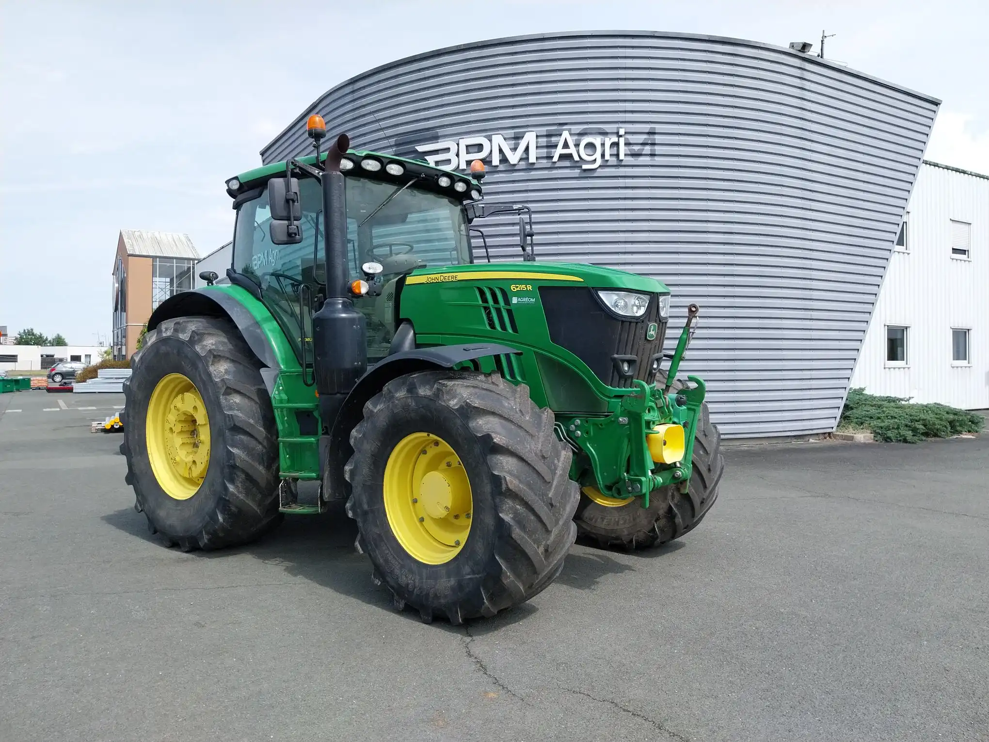 Photo JOHN DEERE 6215R