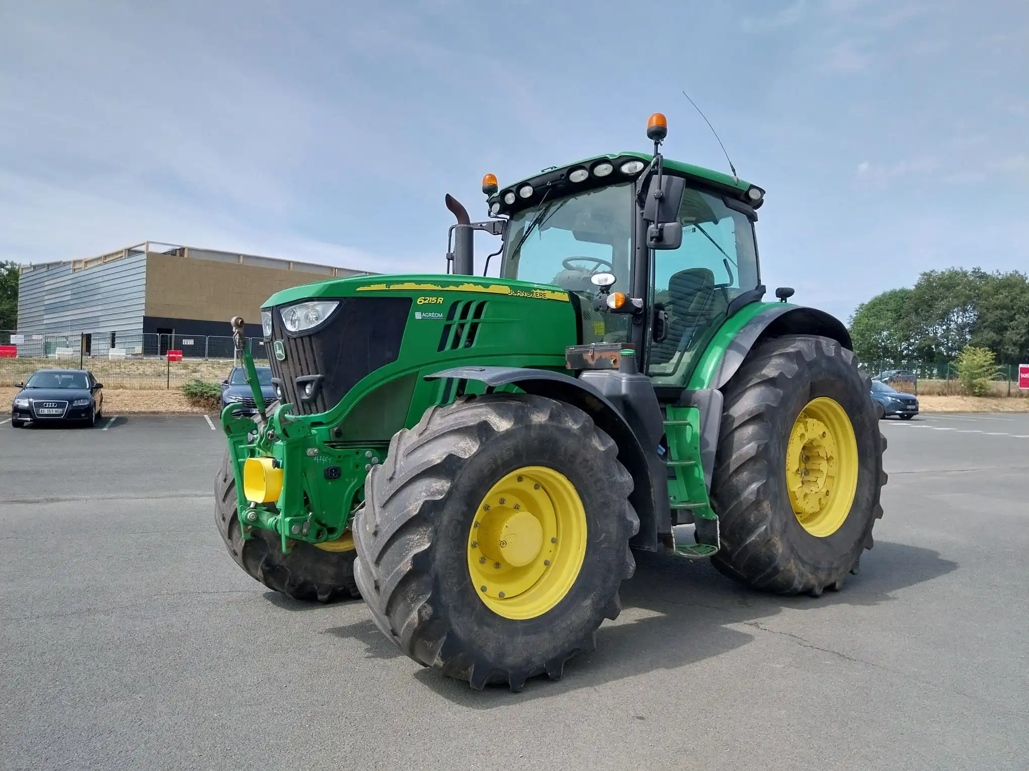 Image JOHN DEERE 6215R
