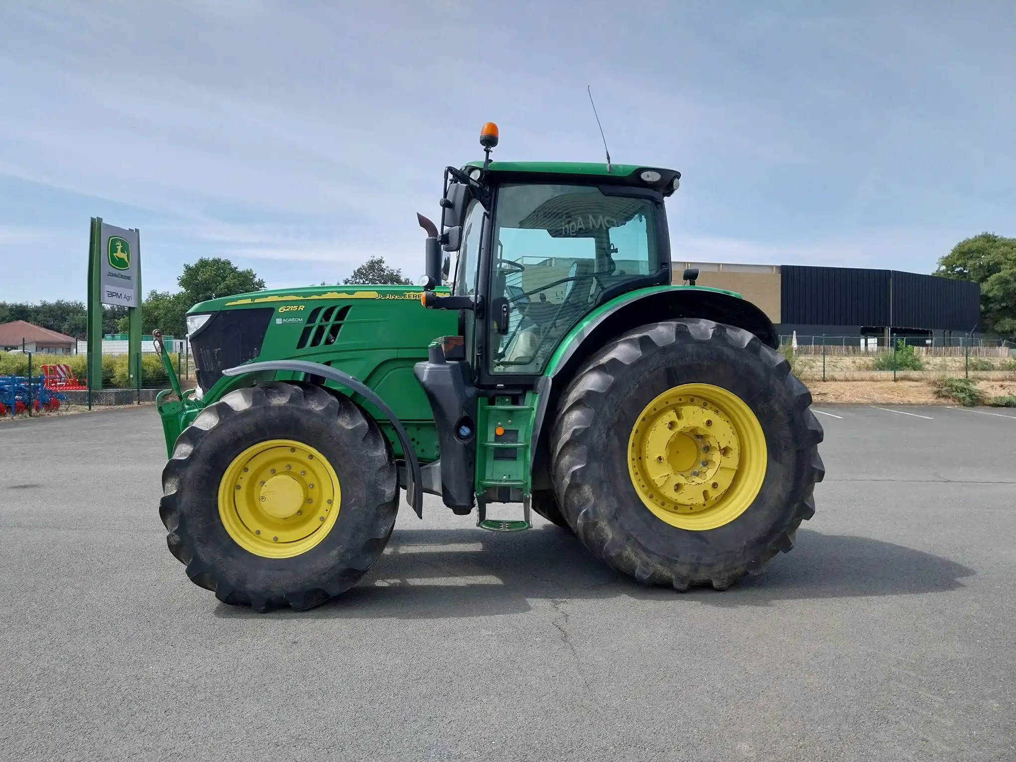 Image JOHN DEERE 6215R
