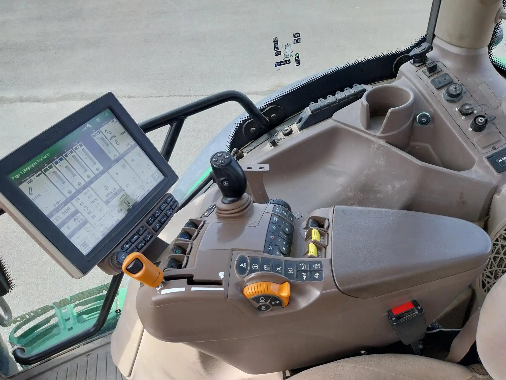 Image JOHN DEERE 6215R