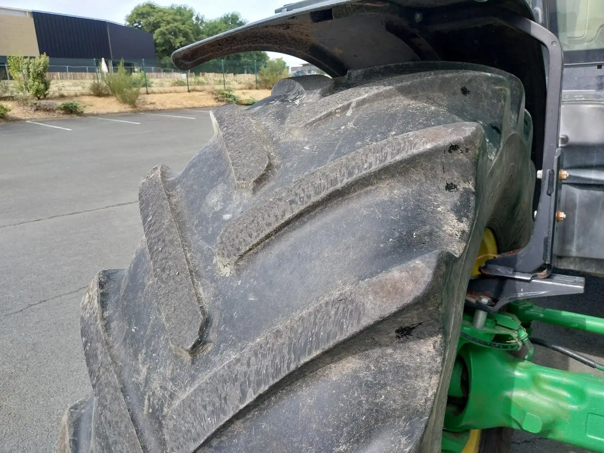 Image JOHN DEERE 6215R