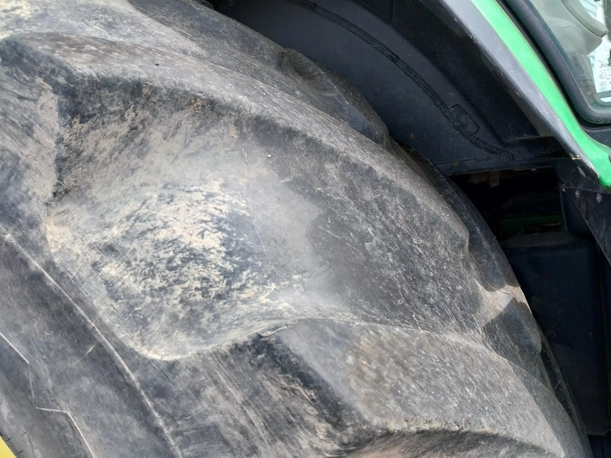 Image JOHN DEERE 6215R