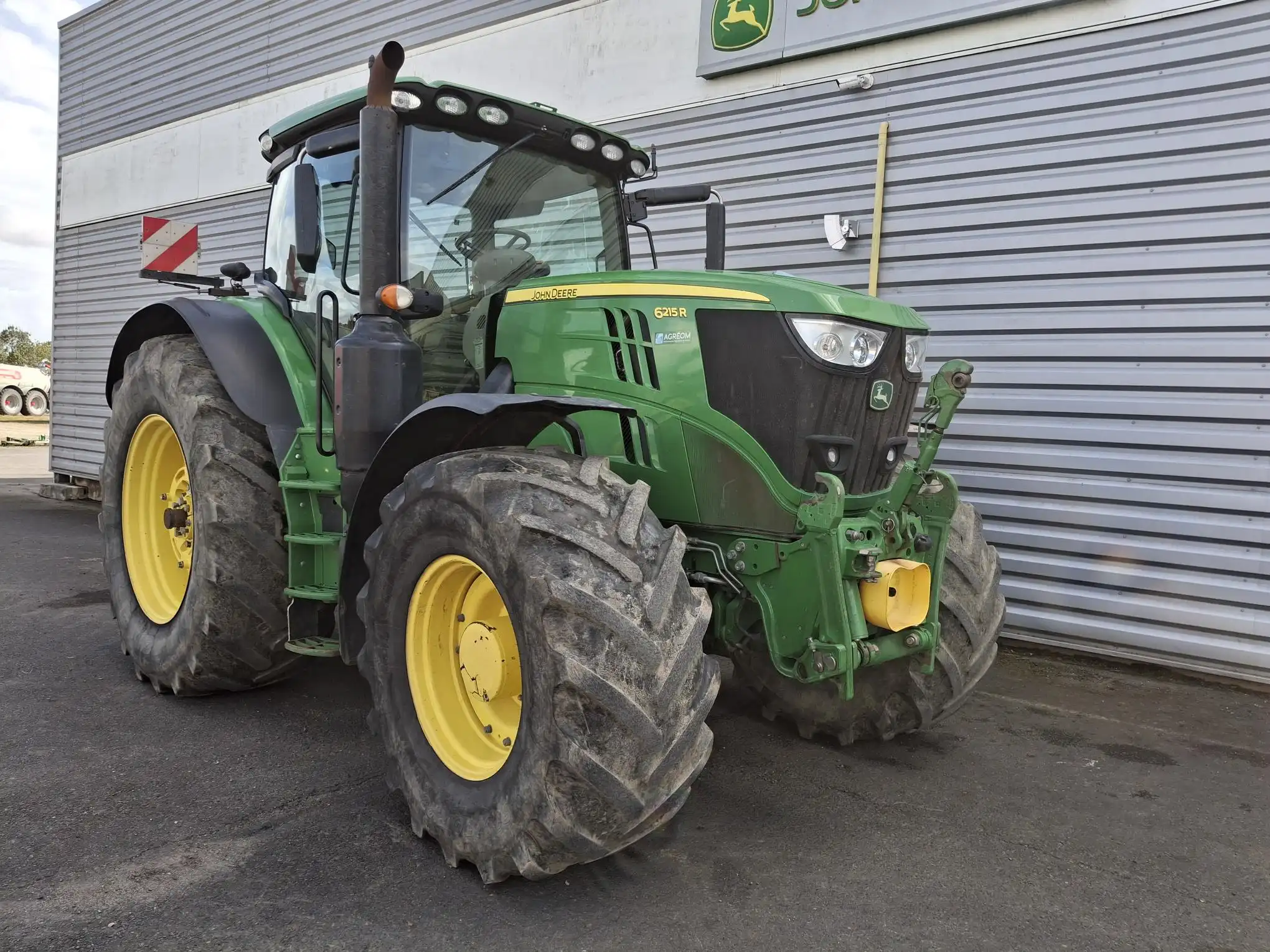 Photo JOHN DEERE 6215R