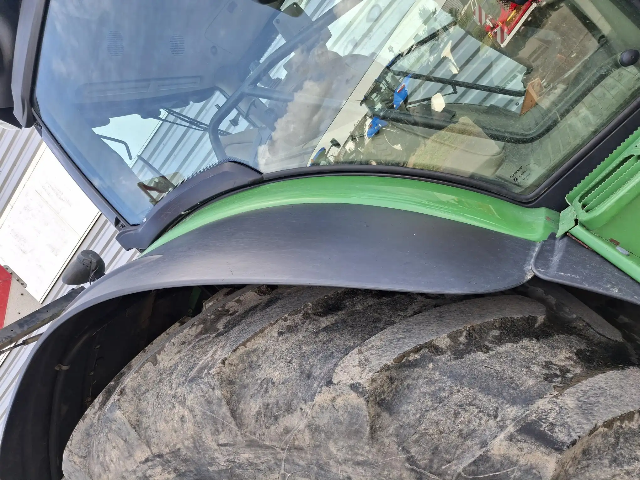 Image JOHN DEERE 6215R