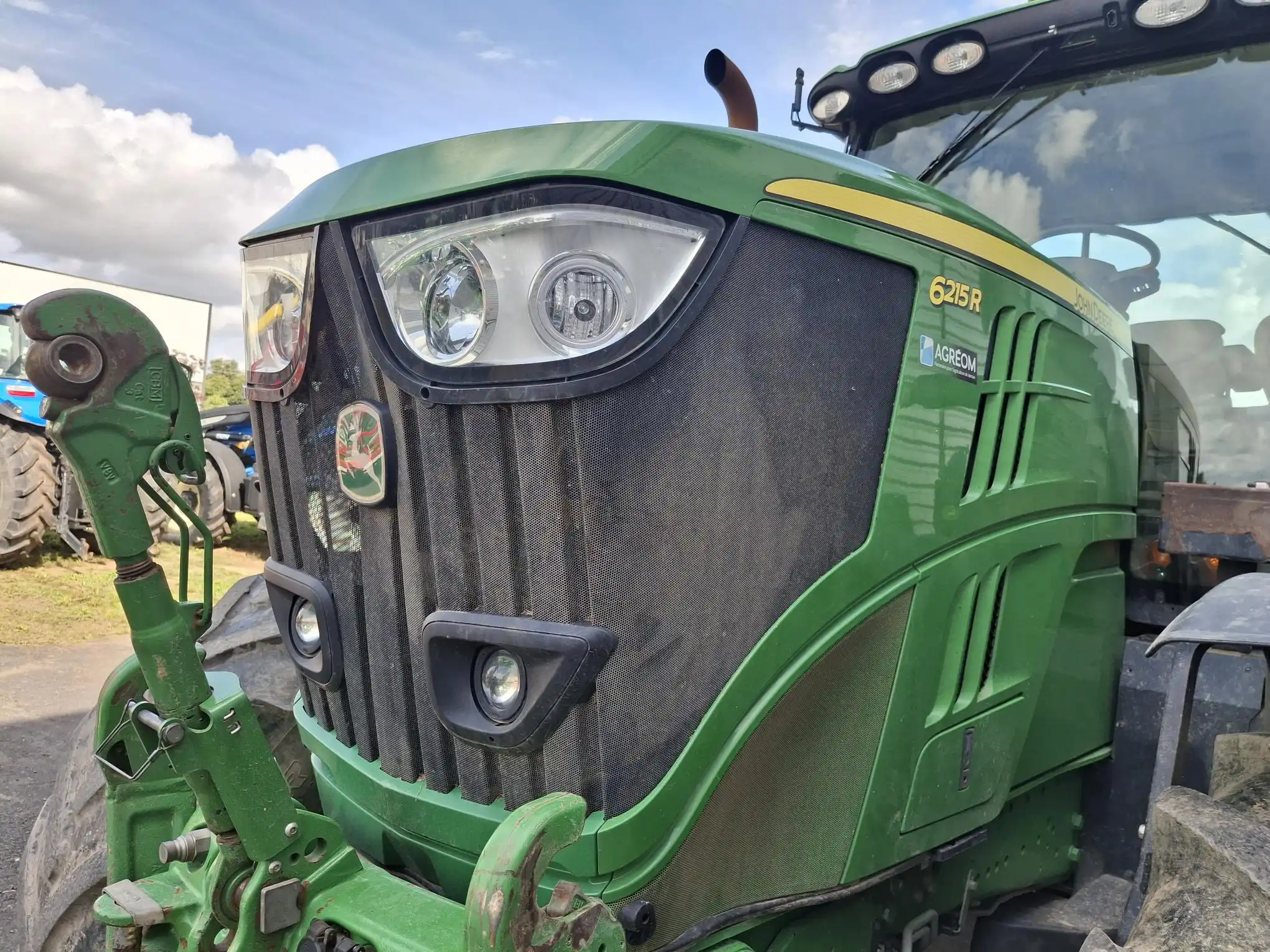 Image JOHN DEERE 6215R