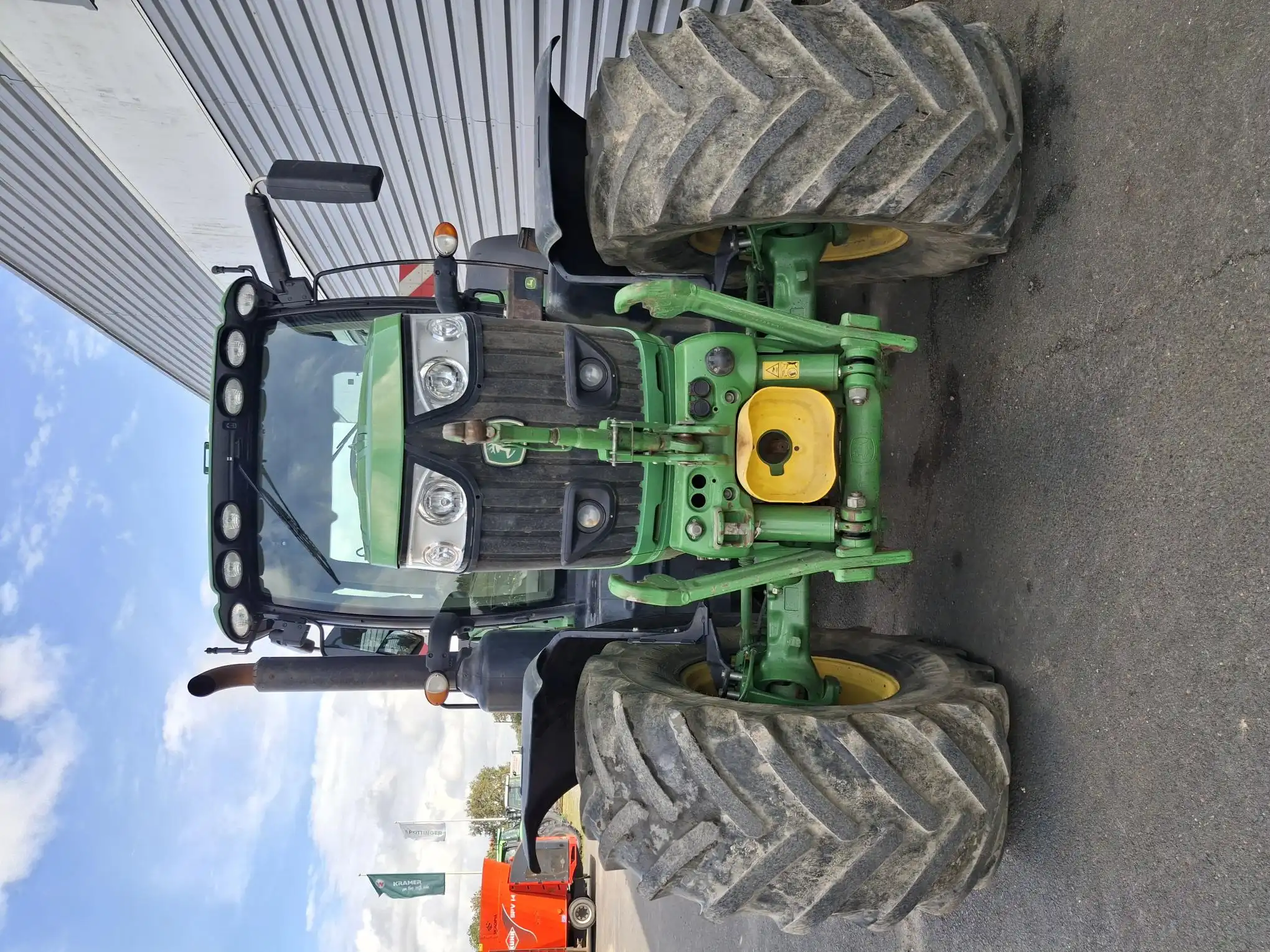 Image JOHN DEERE 6215R