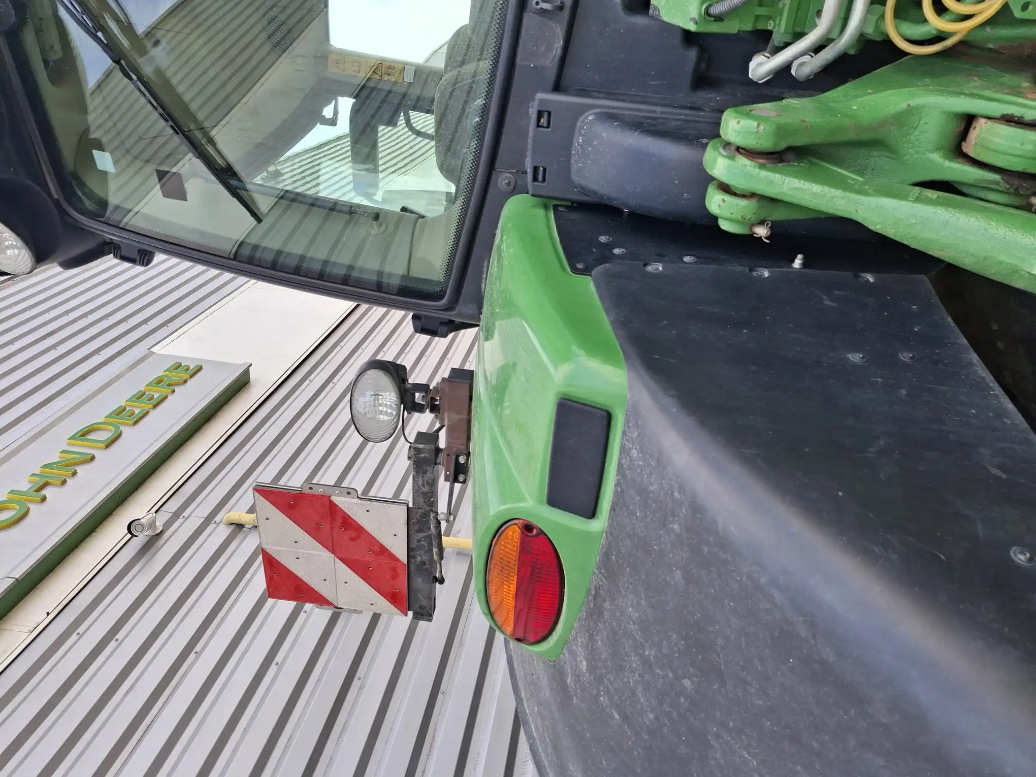 Image JOHN DEERE 6215R
