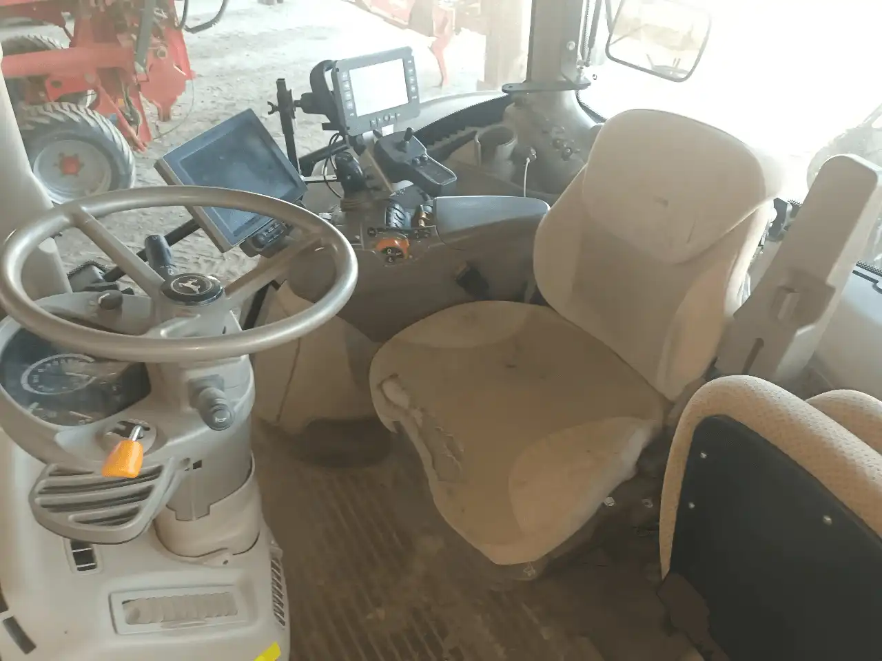 Image JOHN DEERE 6215R
