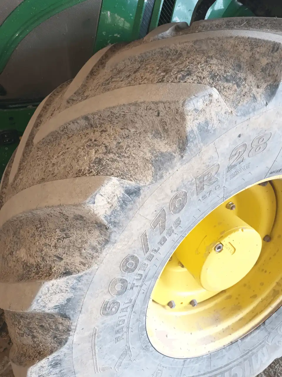 Image JOHN DEERE 6215R