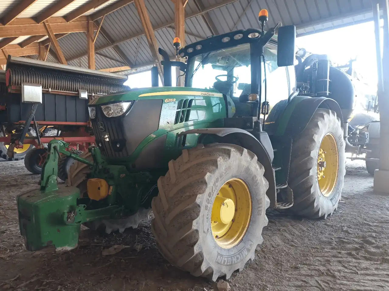 Image JOHN DEERE 6215R
