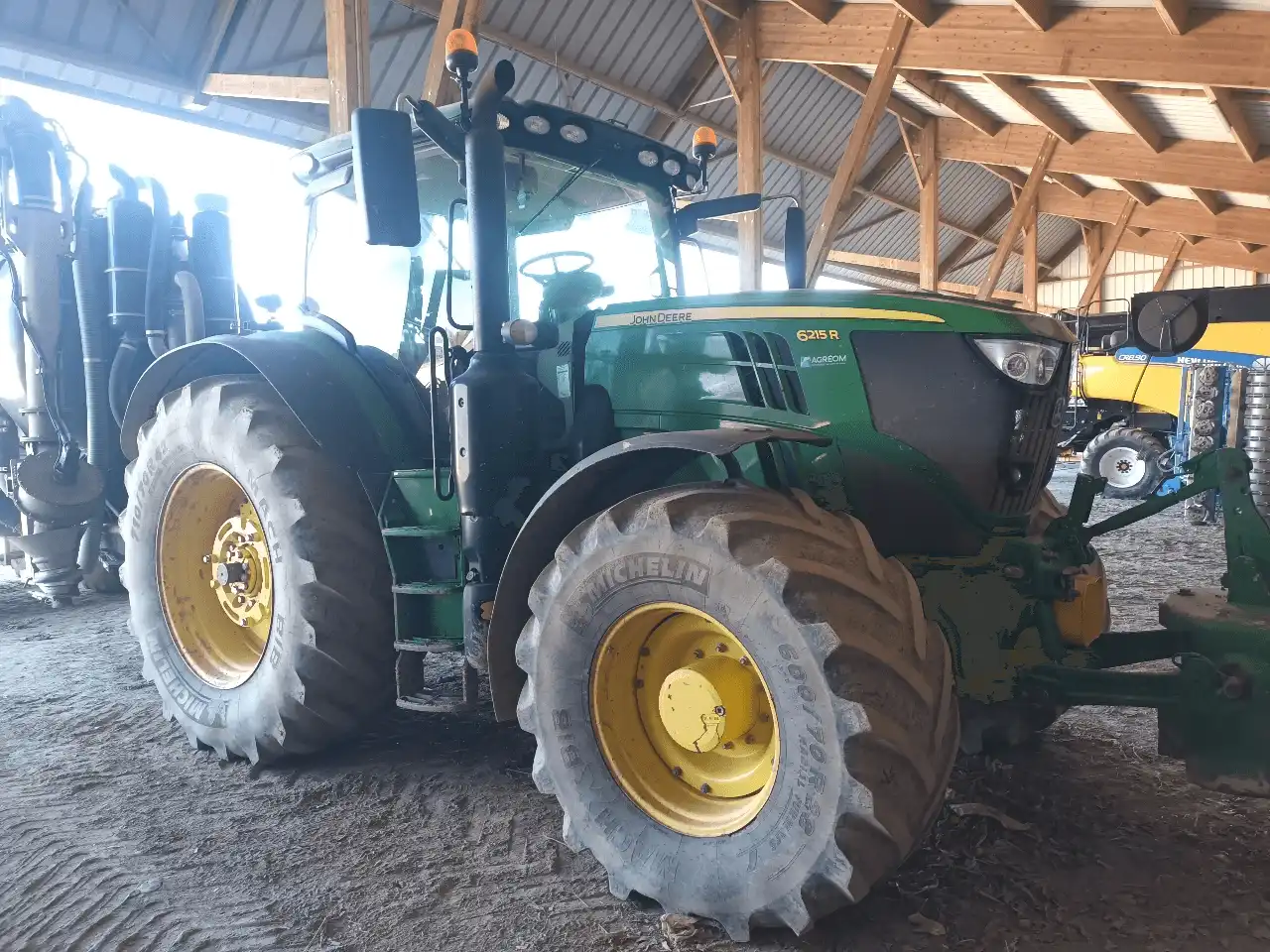Image JOHN DEERE 6215R